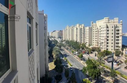 Apartment - 3 Bedrooms - 3 Bathrooms for rent in Jash Hamad - Shoreline Apartments - Palm Jumeirah - Dubai