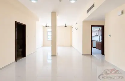 Apartment - 2 Bedrooms - 2 Bathrooms for rent in Al Thani Muwaileh - Muwaileh Commercial - Sharjah