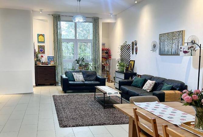 127010220 - Property Image 3