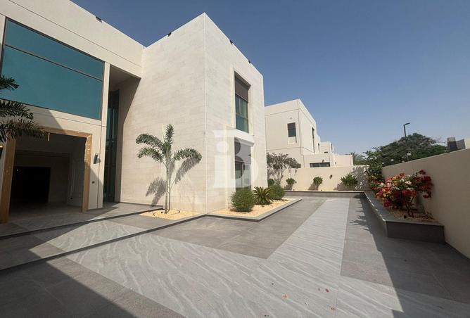 83661369 - Property Main Image