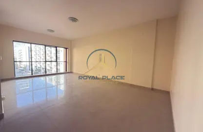 Apartment - 3 Bedrooms - 3 Bathrooms for rent in Golden Sands 9 - Mankhool - Bur Dubai - Dubai