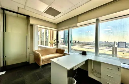 مكتب - استوديو - 2 حمامات للايجار في برج كونراد التجاري - شارع الشيخ زايد - دبي