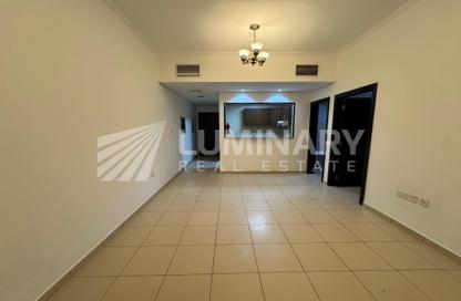 Apartment - 1 - 1 for rent in Mazaya 28 - Queue Point - Liwan - Dubai