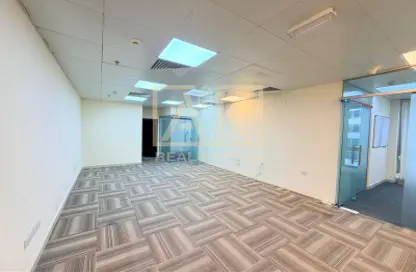 مكتب - استوديو - 1 حمام للايجار في البرج الفضي - الخليج التجاري - دبي