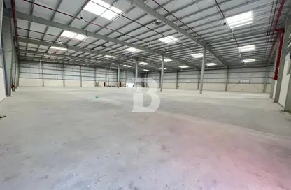 Warehouse - Studio for rent in Saih Shuaib 2 - Dubai Industrial City - Dubai