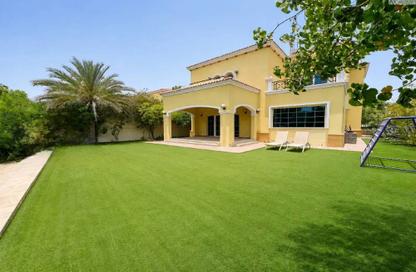 Villa - 4 Bedrooms - 5 Bathrooms for rent in Jumeirah Park - Dubai