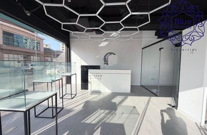 Shop - Studio - 2 for rent in Hessa Home Building - Oud Metha - Bur Dubai - Dubai