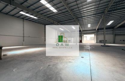Warehouse - Studio - 2 Bathrooms for rent in Umm Al Thuoob - Umm Al Quwain