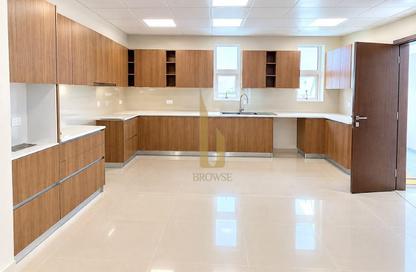 Villa - 5 - 5 for rent in Jumeirah 1 Villas - Jumeirah 1 - Jumeirah - Dubai