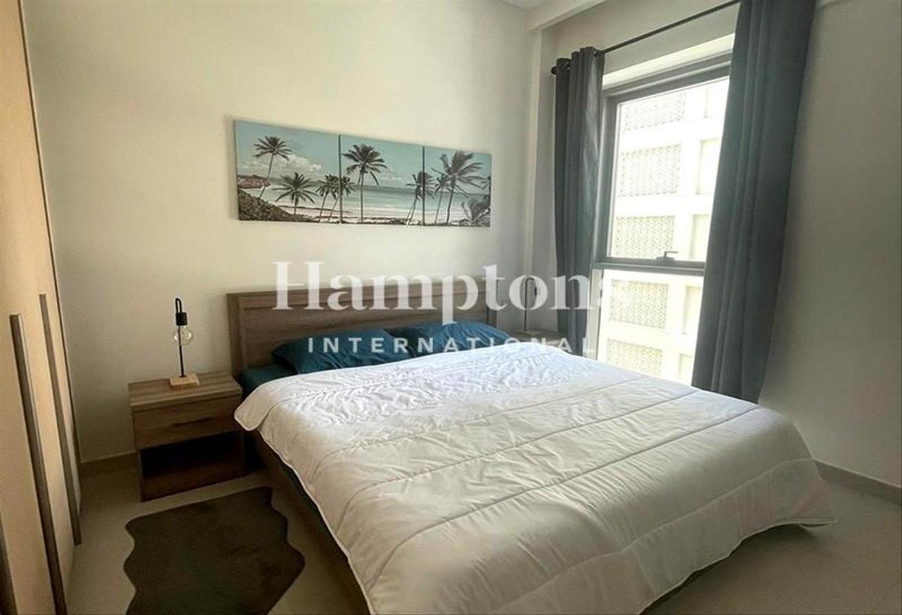 Fully Furnished | Bright and Spacious | Pool View photo 4