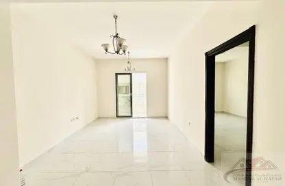 Apartment - 1 Bedroom - 2 Bathrooms for rent in Muwaileh 29 Building - Muwaileh - Sharjah