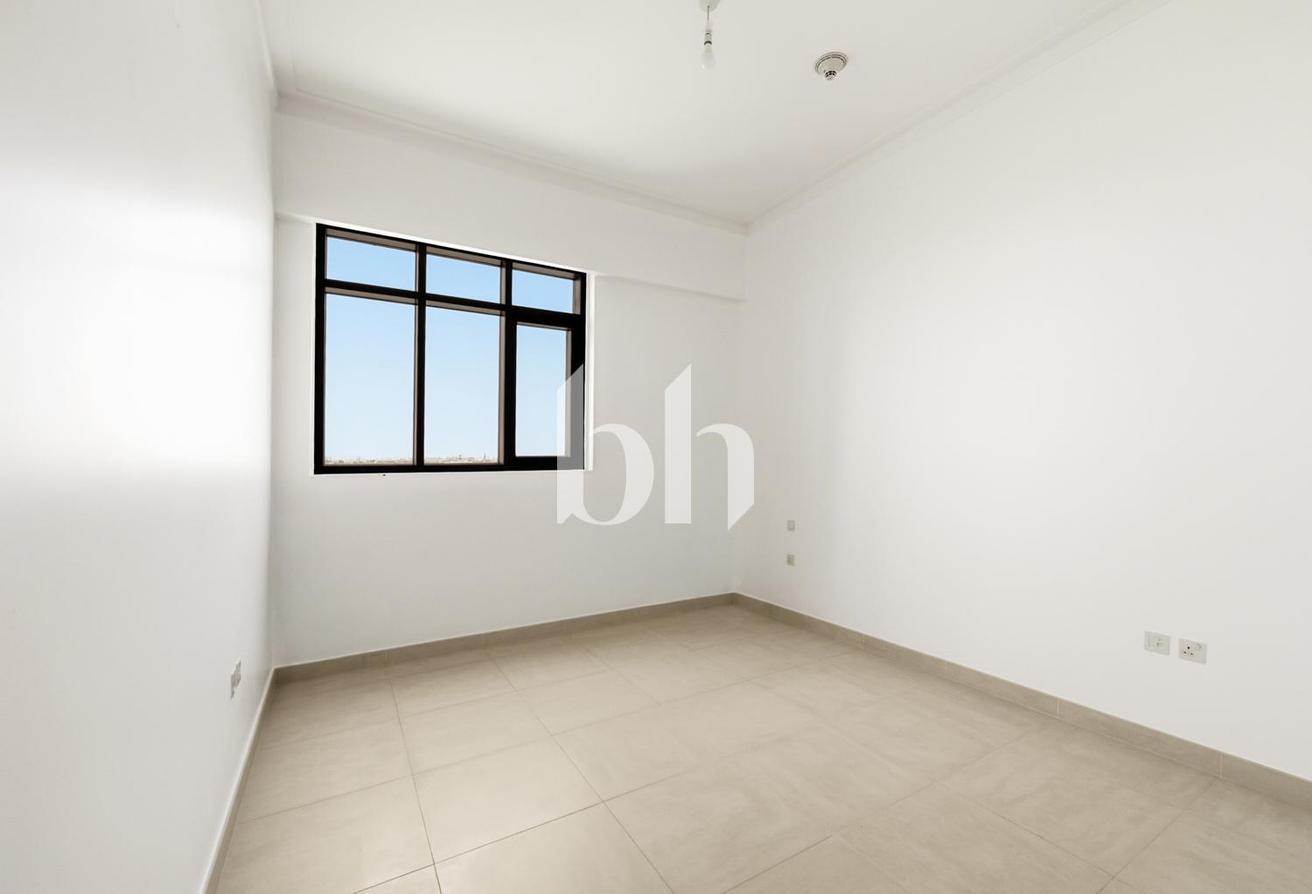 Exclusive | Vacant Now | Full Golf Course View photo 10