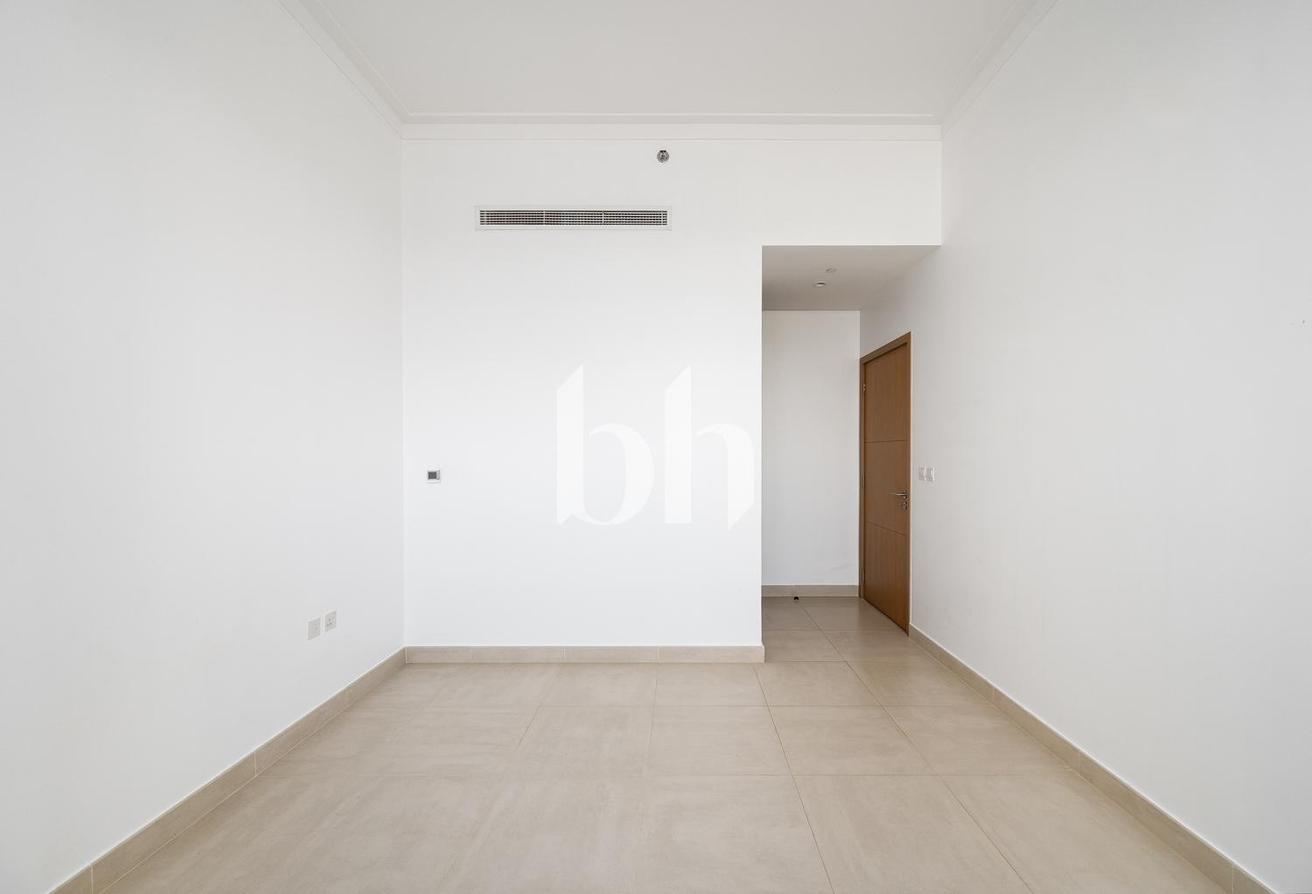 Exclusive | Vacant Now | Full Golf Course View photo 11