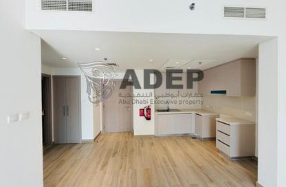 Apartment - 1 - 1 for rent in Waters Edge - Yas Island - Abu Dhabi