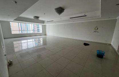 Apartment - 4 Bedrooms - 5 Bathrooms for rent in Al Khan Corniche - Al Khan - Sharjah