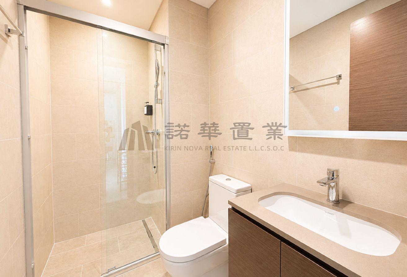 Furnished 2BR | High-Floor | Vacant photo 8