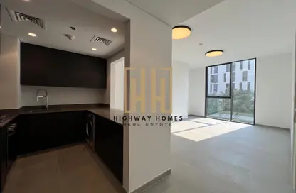 شقة - غرفة نوم - 2 حمامات للايجار في الطراز - حي نسيج - الجادة - الشارقة