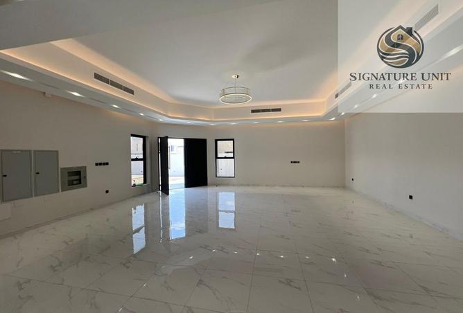 78182730 - Property Image 2