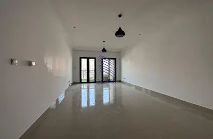 Apartment - 1 Bedroom - 2 Bathrooms for rent in Le Grand Chateau B - Le Grand Chateau - District 10 - Jumeirah Village Circle - Dubai