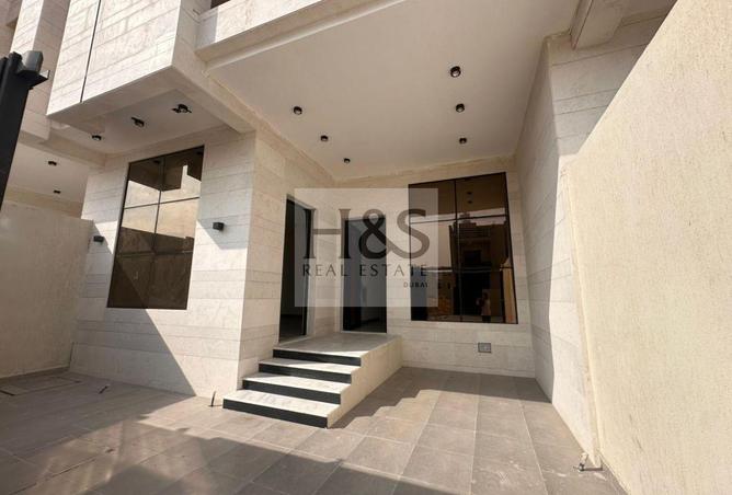 62474325 - Property Image 3