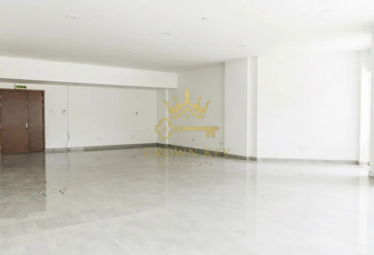 Office Space in Ontario Tower, photo 2