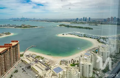 Apartment - 1 Bedroom - 2 Bathrooms for rent in The Palm Tower - Palm Jumeirah - Dubai