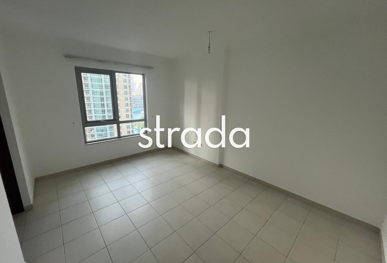 Burj Khalifa View | Unfurnished | Vacant Now photo 5
