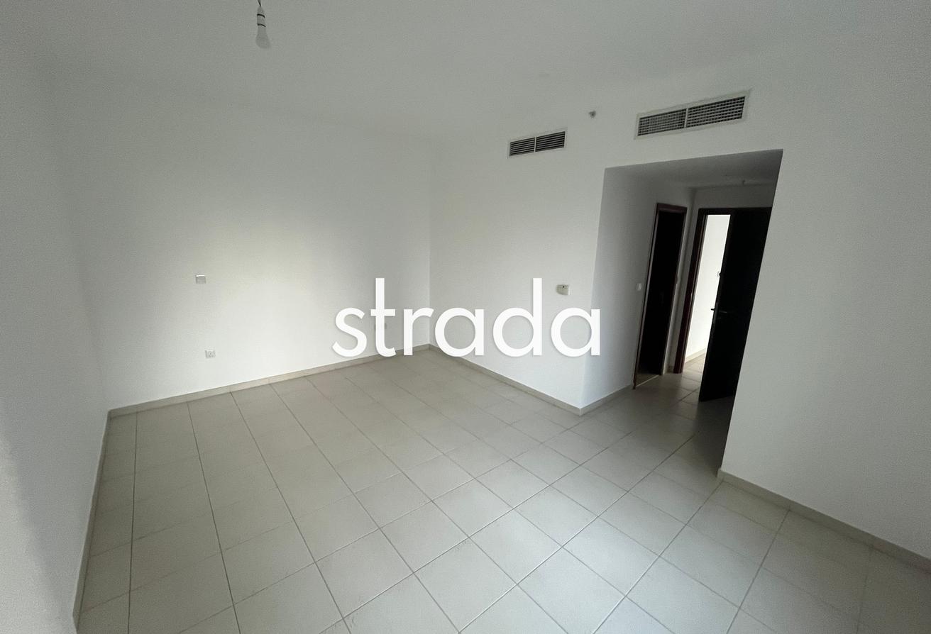 Burj Khalifa View | Unfurnished | Vacant Now photo 6