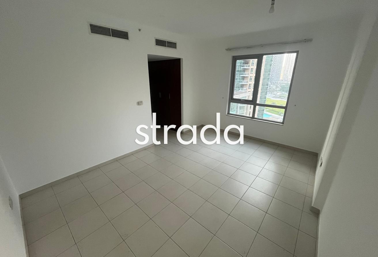 Burj Khalifa View | Unfurnished | Vacant Now photo 4