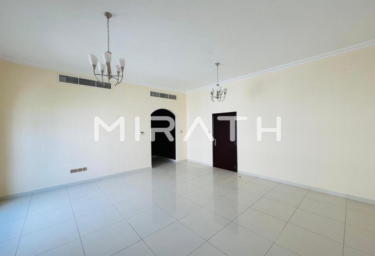 Upgraded Villa | Close to DAA | Pool and Gym photo 7