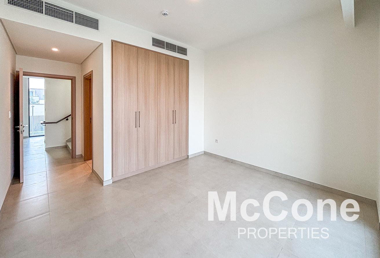 Private Pool & BBQ Area | Landscaped | Park View photo 10