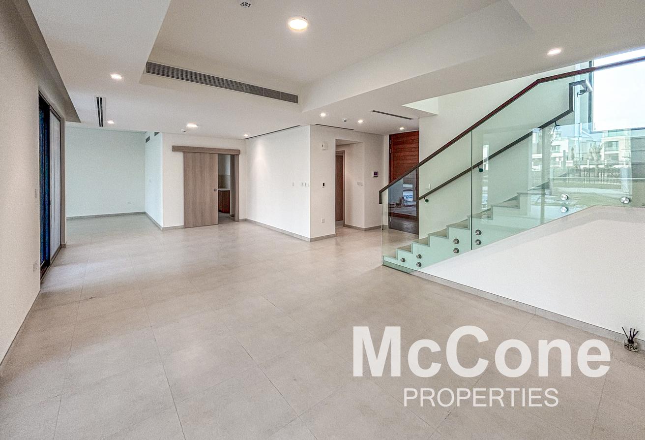Private Pool & BBQ Area | Landscaped | Park View photo 4