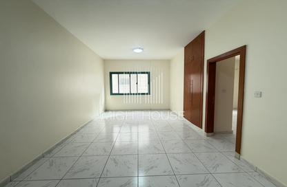Apartment - 1 Bedroom - 2 Bathrooms for rent in Golden Sands 12 - Al Mankhool - Bur Dubai - Dubai