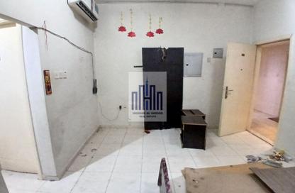 Apartment - Studio - 1 Bathroom for rent in Fire Station Road - Muwaileh - Sharjah