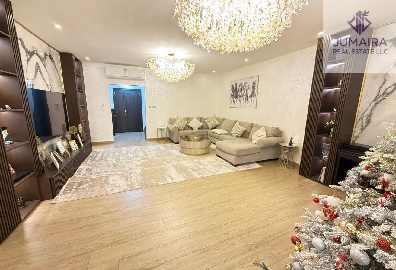 Rare 5BR Duplex | Fully Upgraded & Extended