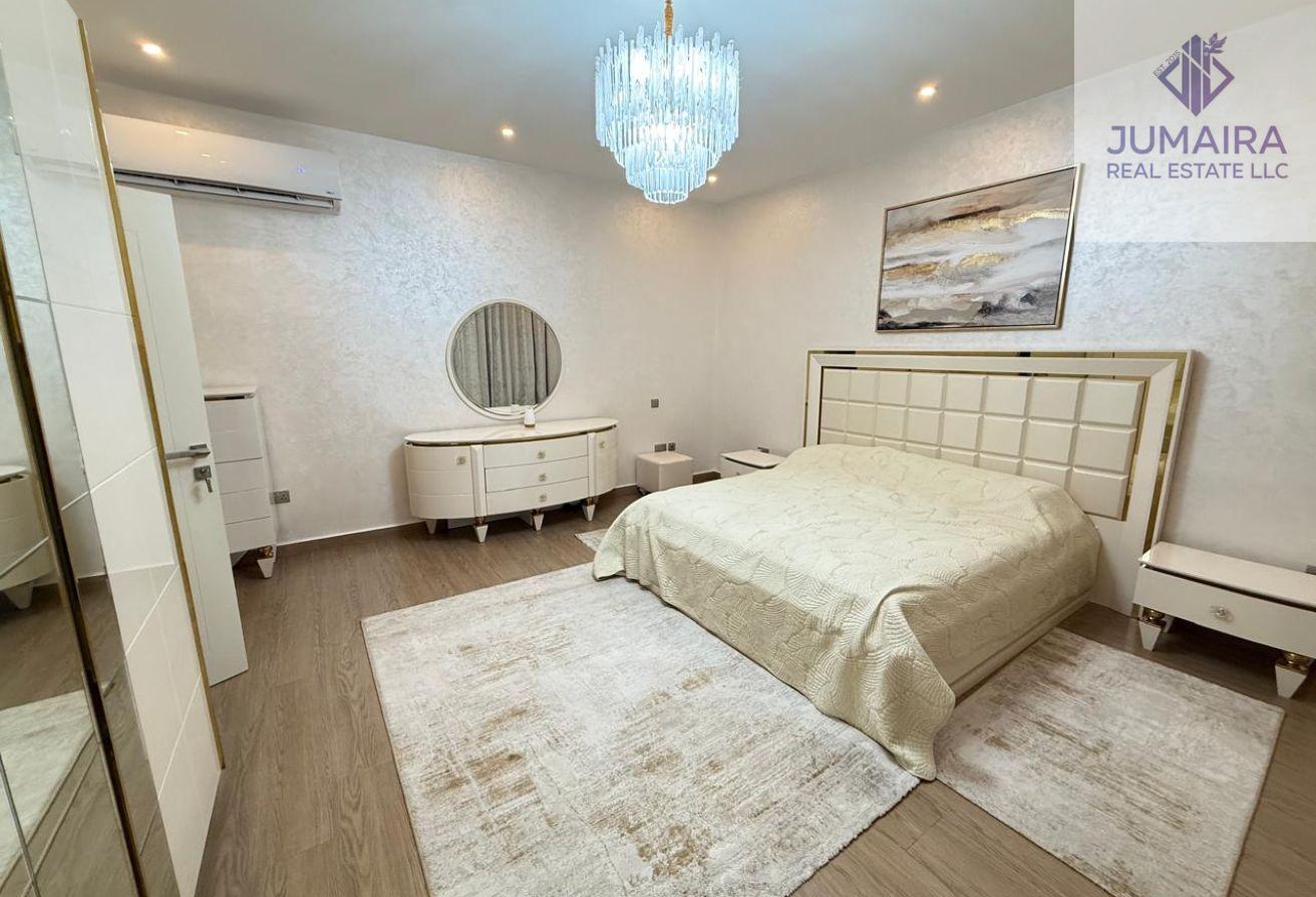 Rare 5BR Duplex | Fully Upgraded & Extended