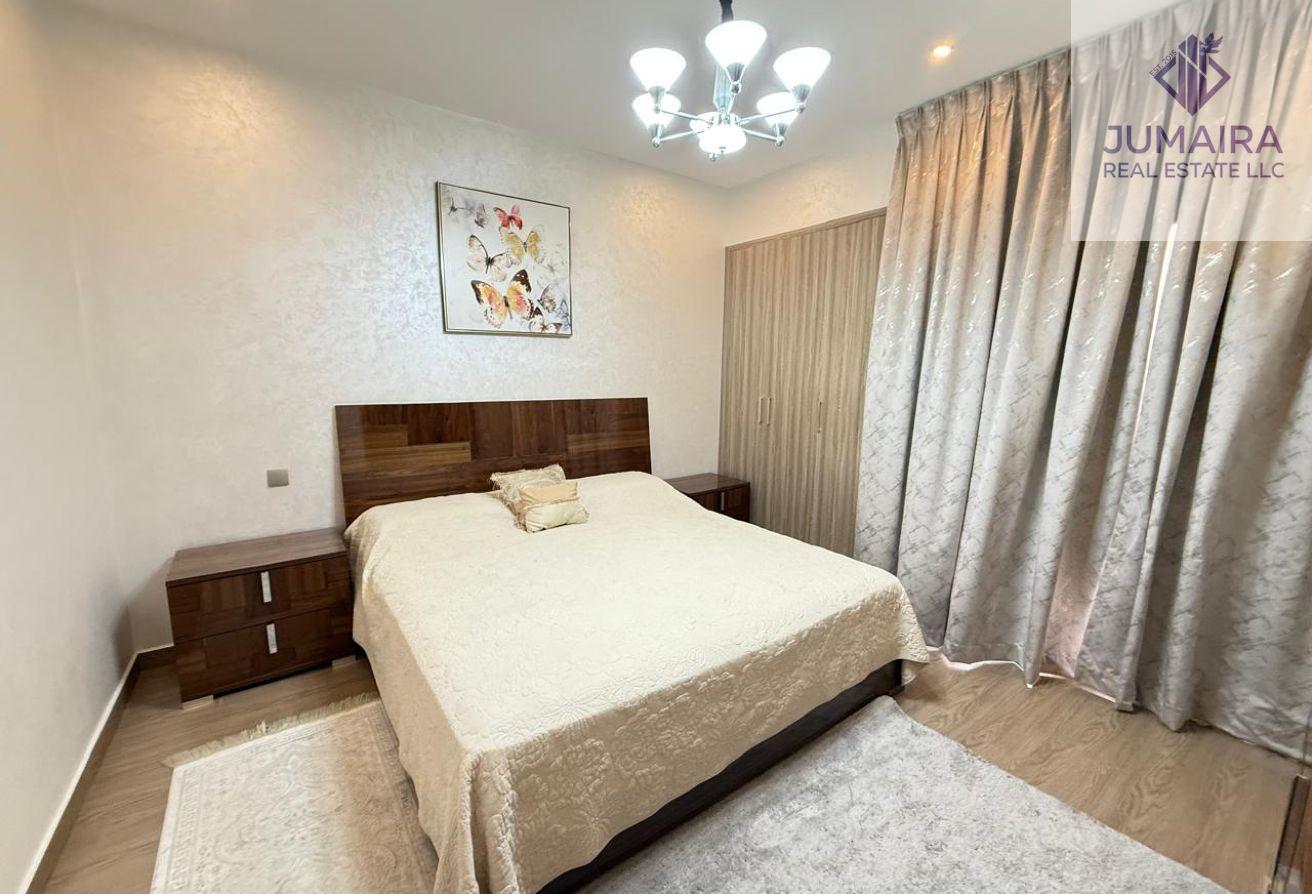 Rare 5BR Duplex | Fully Upgraded & Extended
