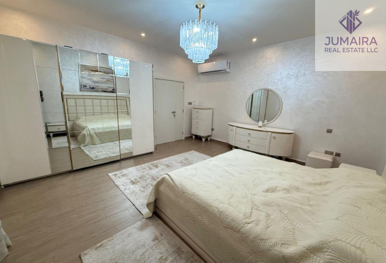 Rare 5BR Duplex | Fully Upgraded & Extended