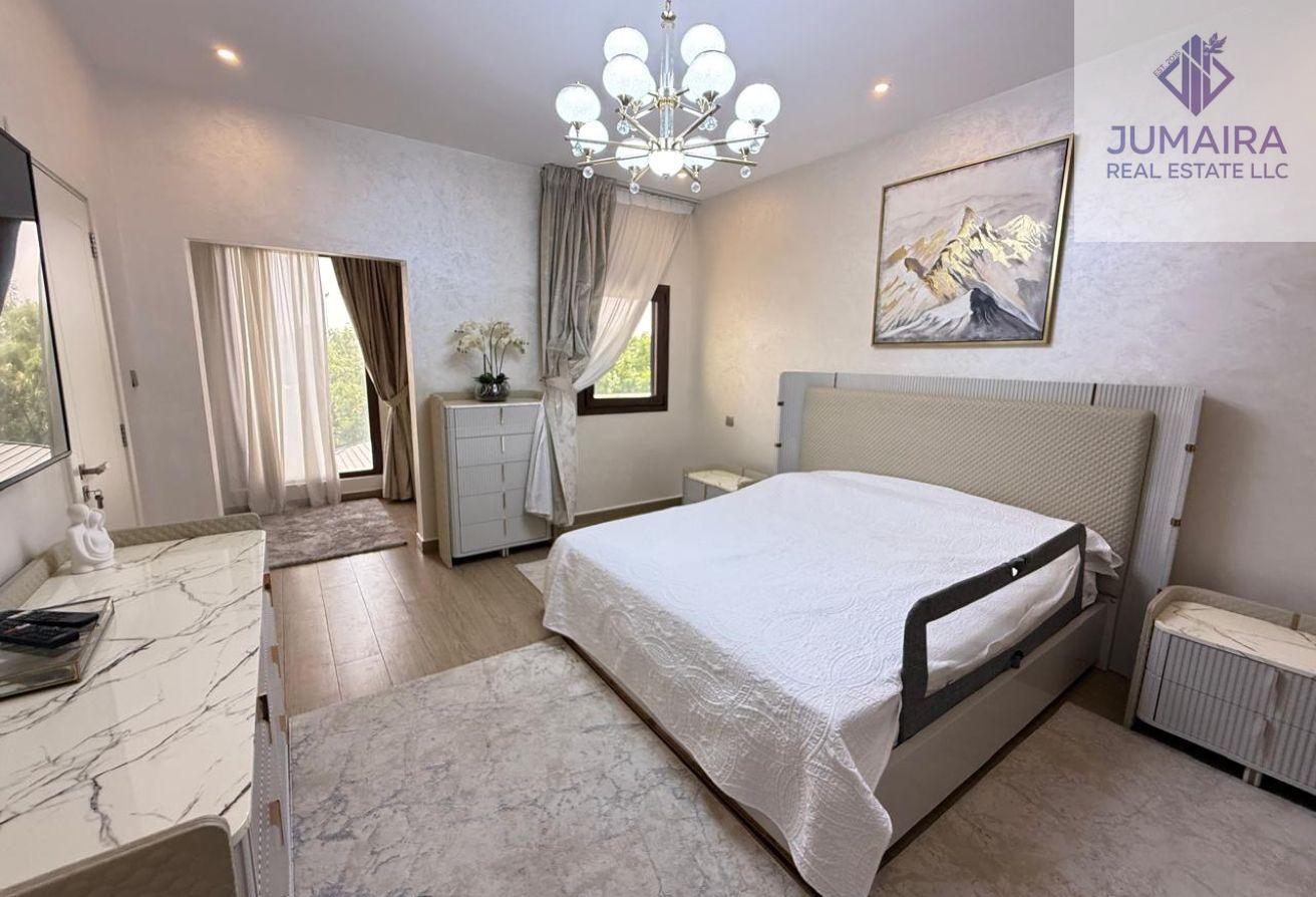 Rare 5BR Duplex | Fully Upgraded & Extended