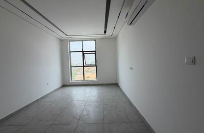 Apartment - 3 Bedrooms - 3 Bathrooms for rent in Al Helio 1 - Al Helio - Ajman