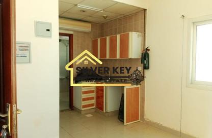 Apartment - Studio - 1 Bathroom for rent in Bu Tina - Al Sharq - Sharjah Apartment - Studio - 1 Bathroom for rent in Bu Tina - Al Sharq - Sharjah