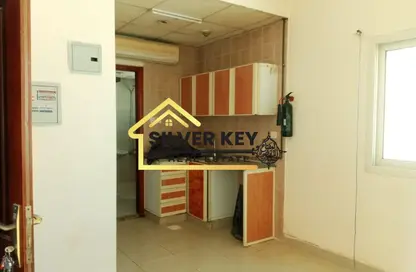 Apartment - 1 Bathroom for rent in Bu Tina - Al Sharq - Sharjah