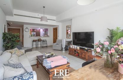 Apartment - 2 Bedrooms - 2 Bathrooms for sale in Marina Residences 5 - Marina Residences - Palm Jumeirah - Dubai