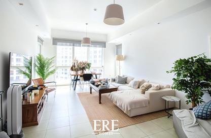 Apartment - 2 Bedrooms - 2 Bathrooms for sale in Marina Residences 5 - Marina Residences - Palm Jumeirah - Dubai