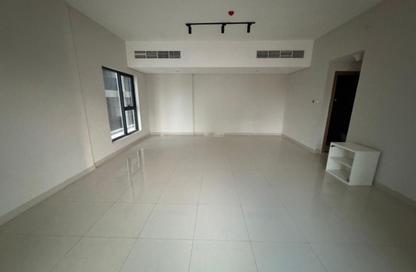 Apartment - 3 Bedrooms - 3 Bathrooms for rent in Gulfa Towers - Al Rashidiya 1 - Al Rashidiya - Ajman