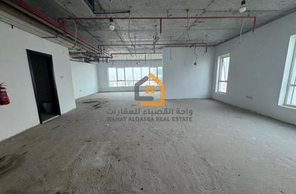 Office Space - Studio - 2 Bathrooms for rent in Business Tower - Al Majaz 2 - Al Majaz - Sharjah