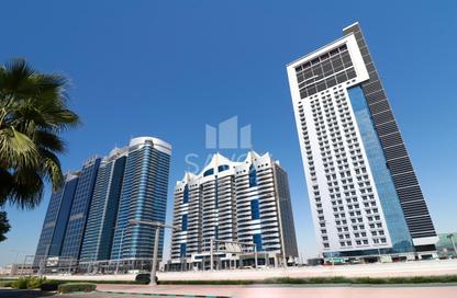 Apartment - 3 Bedrooms - 4 Bathrooms for rent in Silver Wave Tower - Al Mina - Abu Dhabi