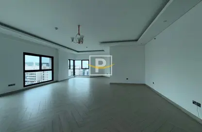 شقة - 3 غرف نوم - 4 حمامات للايجار في مول الحضيبة - الحضيبة - السطوة - دبي