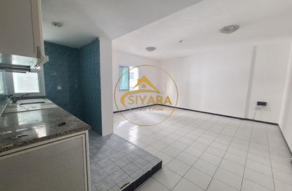 Apartment - Studio - 1 Bathroom for rent in Abu Shagara building - Abu shagara - Sharjah Apartment - Studio - 1 Bathroom for rent in Abu Shagara building - Abu shagara - Sharjah
