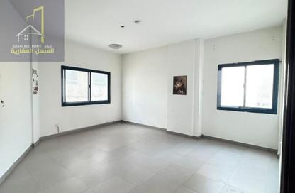 Apartment - 3 Bedrooms - 3 Bathrooms for rent in Al Wahda Building - Al Majaz 2 - Al Majaz - Sharjah